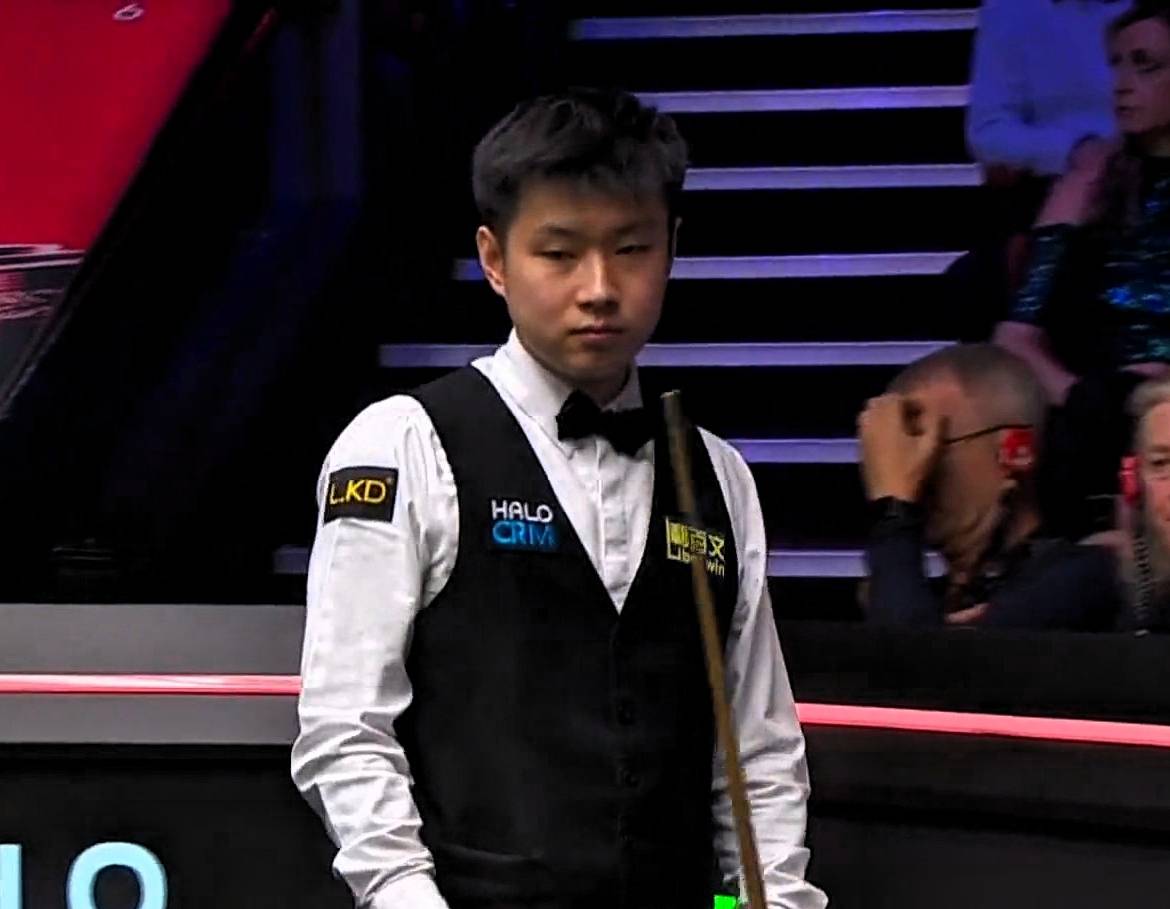 赵心童9-7丁俊晖！戴维斯一针见血，丁俊晖已经变了